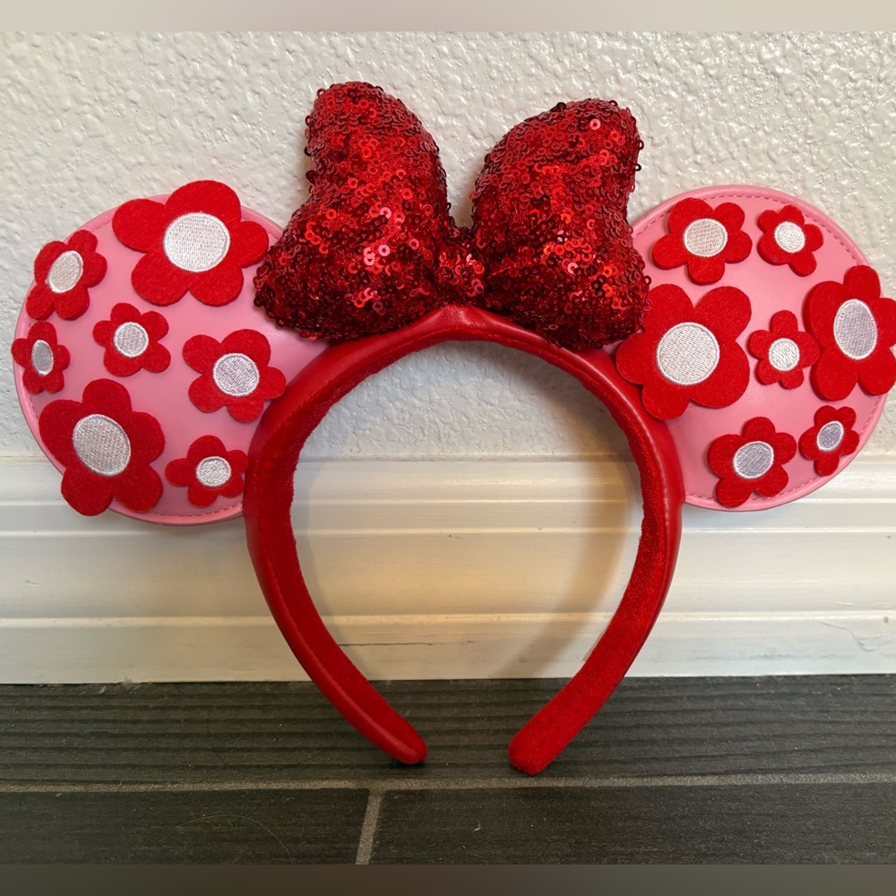 Minnie Mouse ears